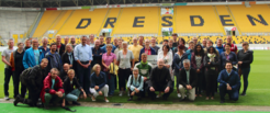 Die “bunte Gastmannschaft” vom MPI CPfS zu Besuch im Dresdener Dynamo-Stadion.
