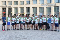 Gruppenfoto vor dem Start zur Rewe Team Challenge 2024